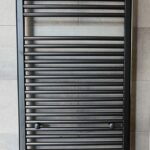 radiator-lydia-120x60-cm-mat-zwart-met-midden-onde.html-0.jpg